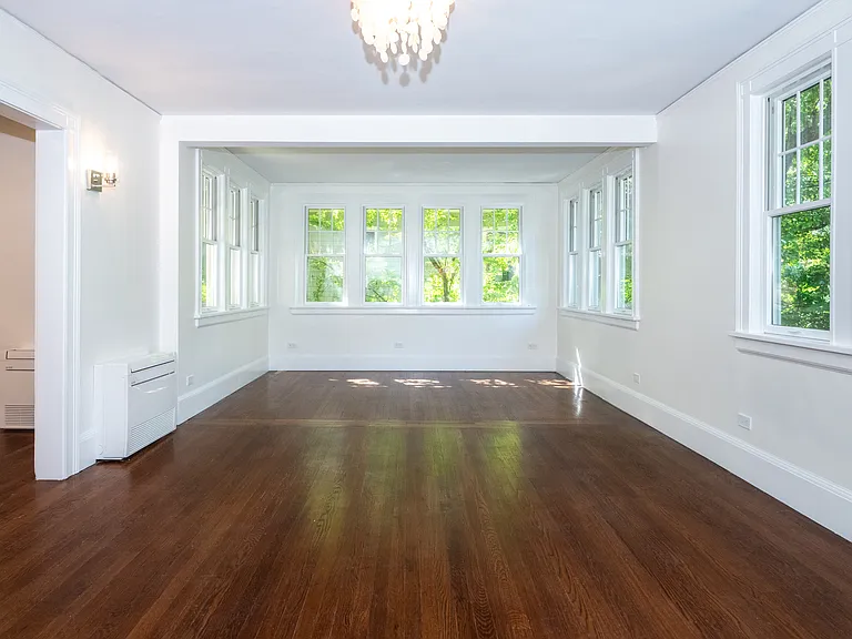 162 Rockingstone Ave — Photo 7