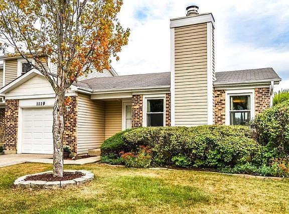 3rd image of 1119 Colony Lake Dr