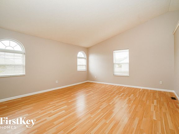 2nd image of 841 Avalon Dr