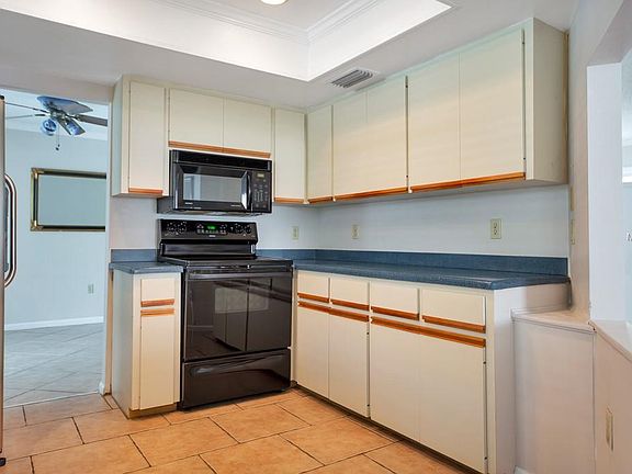 5th image of 5781 Augusta Cir