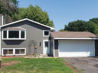 2297 Caulfield Plz, Woodbury, MN 55125