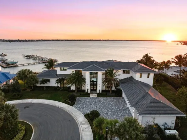 1271 NE Langford Ln, Jensen Beach, FL 34957