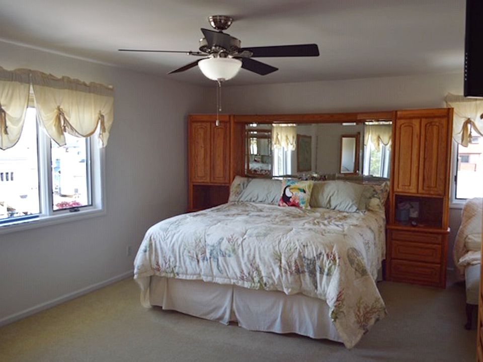 1st image of 365 Aldo Dr