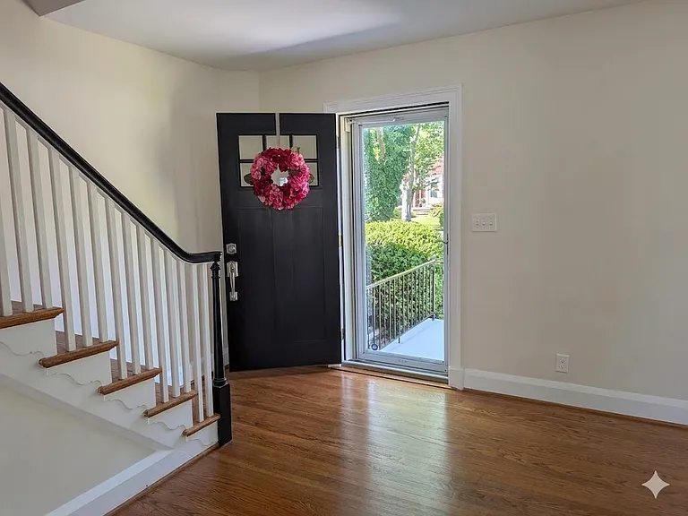 427 Regester Ave — Photo 3