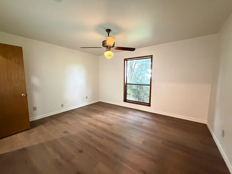 5166 Interstate Highway 30 Service Rd — Photo 24