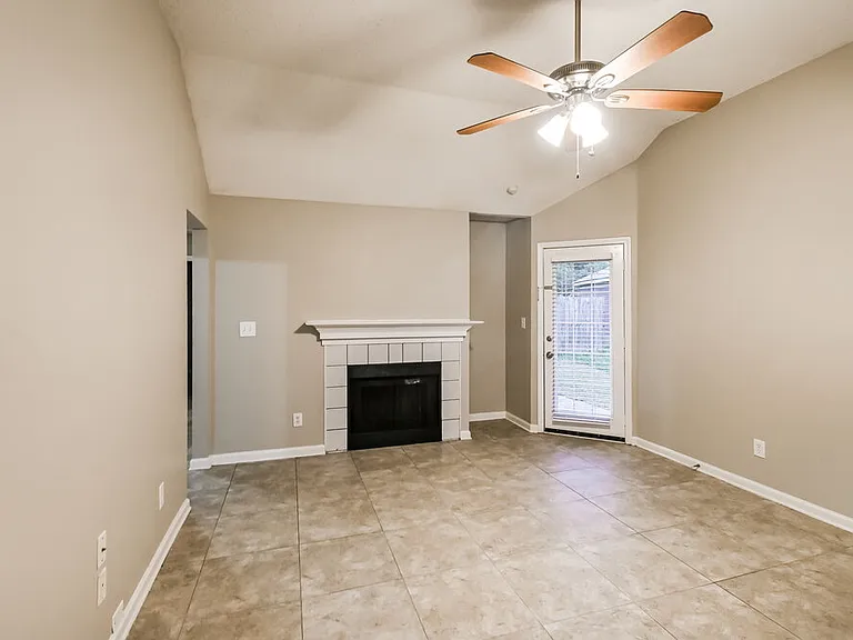 3542 E Regency Park Cir — Photo 4