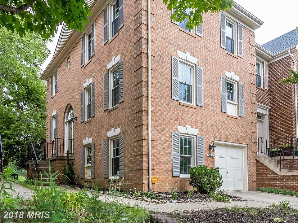 Majestic Kingstowne Townhome