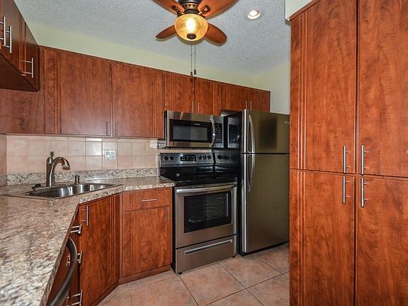 5th image of 1372 Pine Ridge Cir E APT D3
