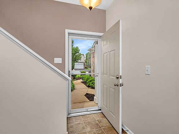 4th image of 4917 Montauk Dr