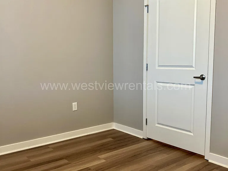 203 E Laurel St — Photo 182