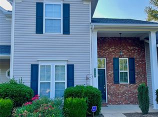 8850 Cinnabay Dr, Charlotte, NC 28216