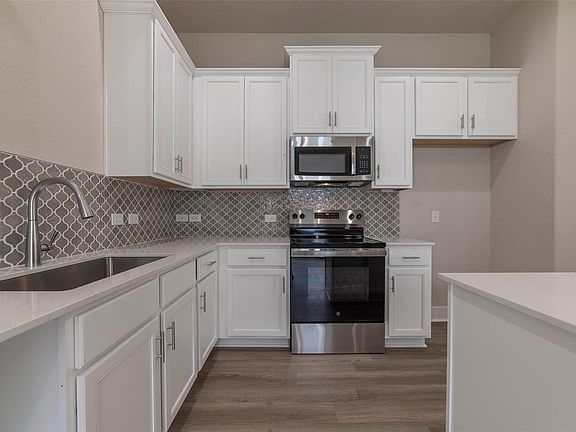 5th image of 625 Birch Ln