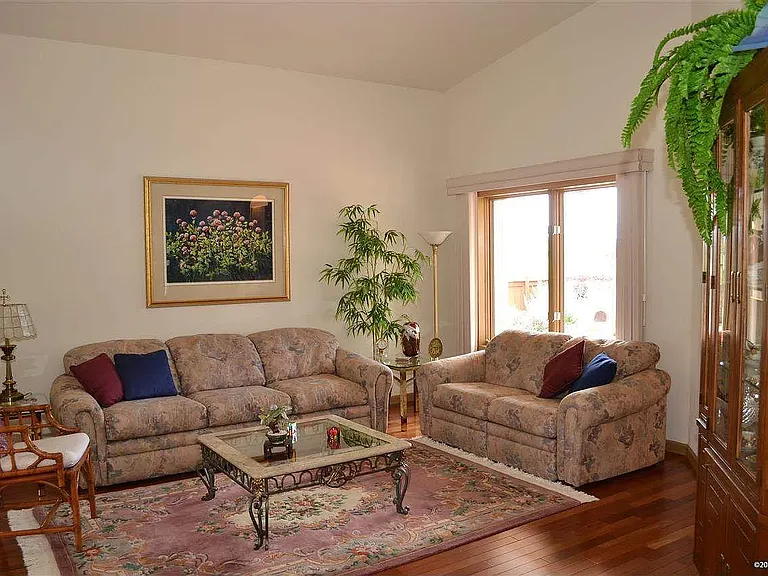 1635 Mackland Ave — Photo 5