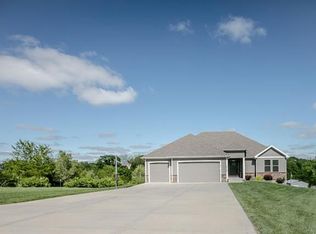 18105 Chianti Ct, Smithville, MO 64089