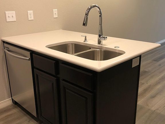 4th image of 1692 Grand Ave #4