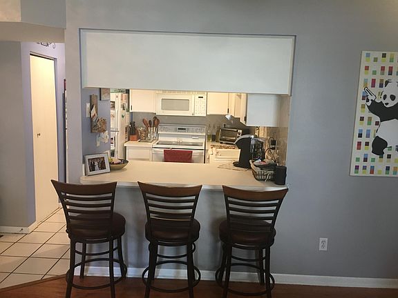 4th image of 606 S Albany Ave APT 14