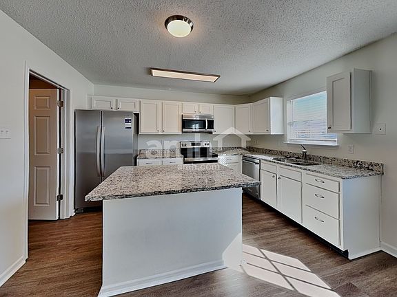 3rd image of 10275 Holly Berry Cir
