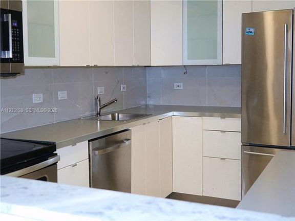 4th image of 20515 E Country Club Dr APT 1147