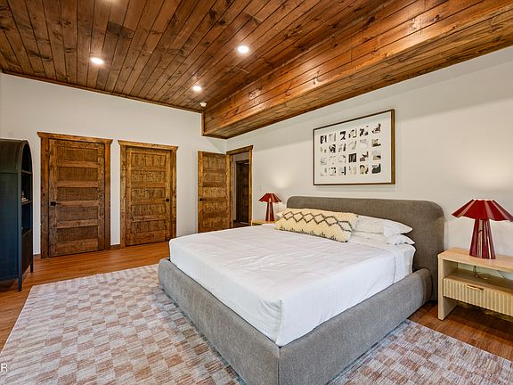 36th image of 3005 Nellie Dr