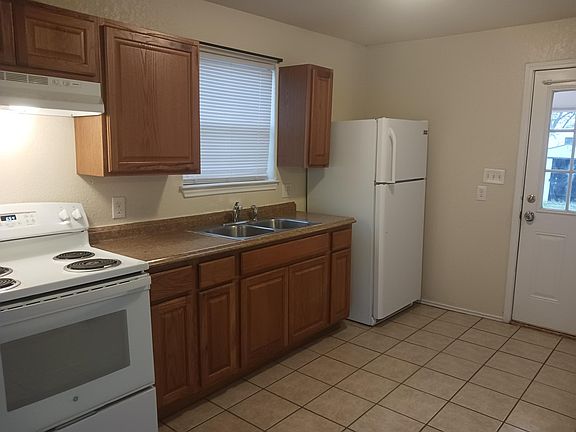 5th image of 231 Aaron Pl