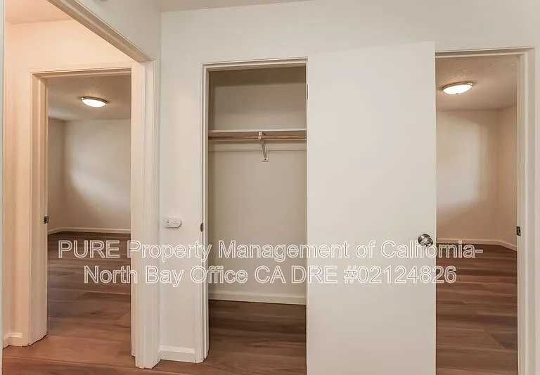555 Dexter St #E — Photo 20