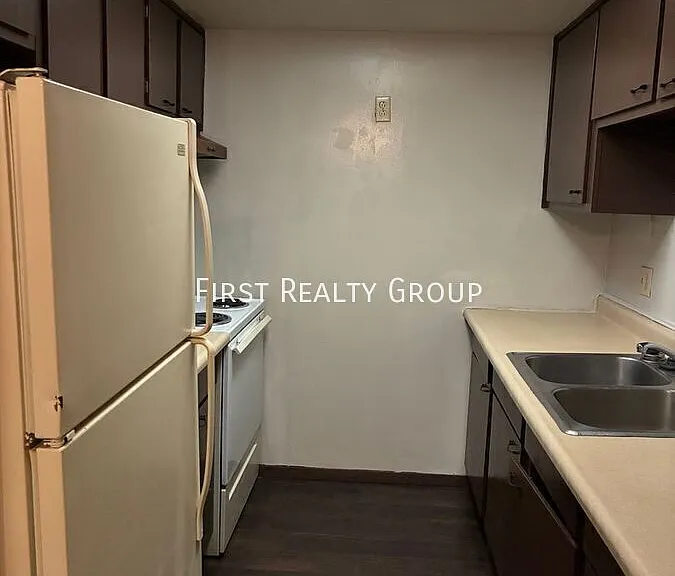 737 Wilmington Ave #18 — Photo 6
