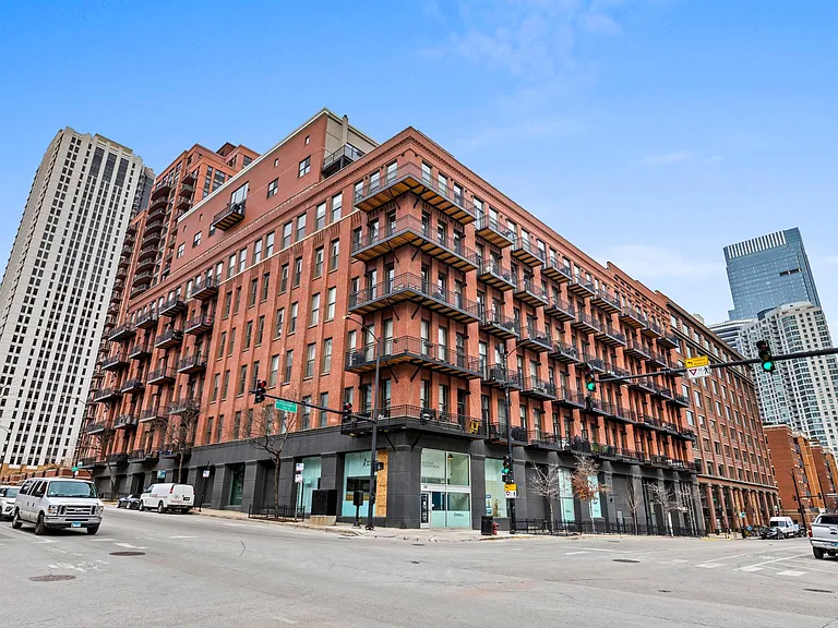 616 W Fulton St #217 — Photo 1