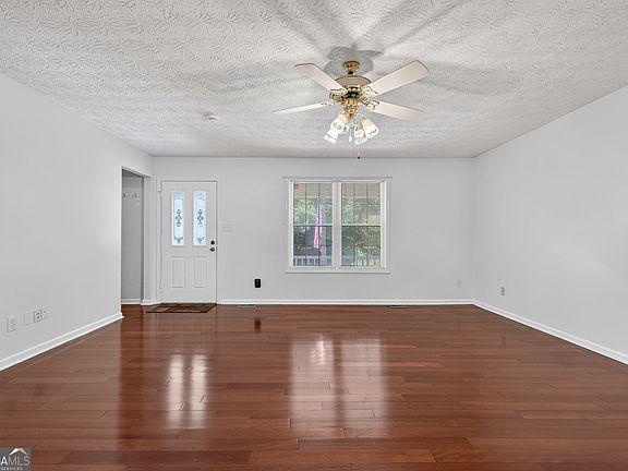 4th image of 156 Brentwood Way