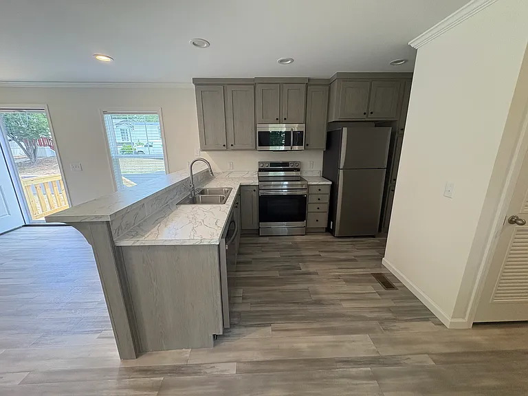 445 Five Oaks Cir — Photo 5