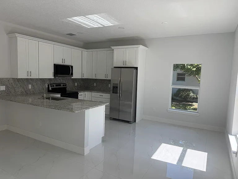 1105 Jupiter Blvd NW — Photo 7