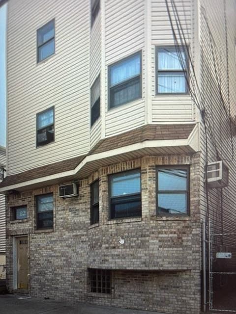 1st image of 82 Prospect Ave #3