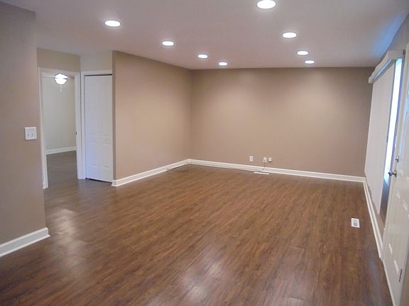4th image of 108 E Chestnut Dr