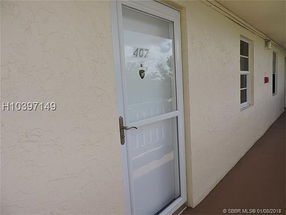 4th image of 101 SE 3rd Ave APT 407
