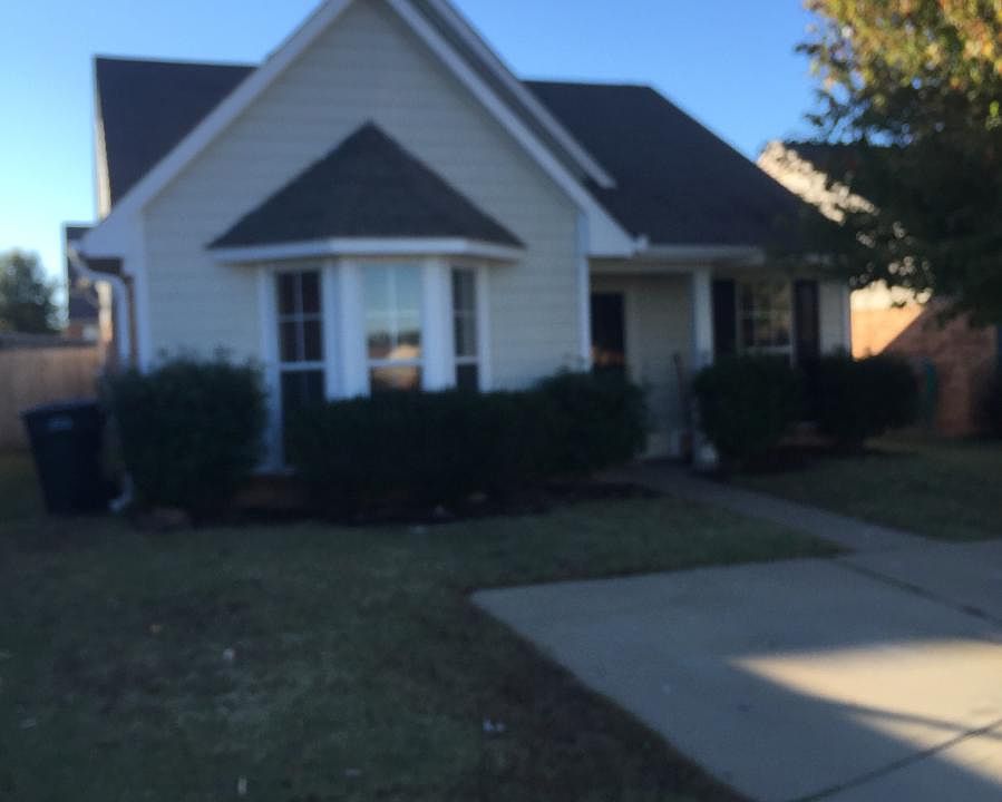 1st image of 5469 Russell Dr