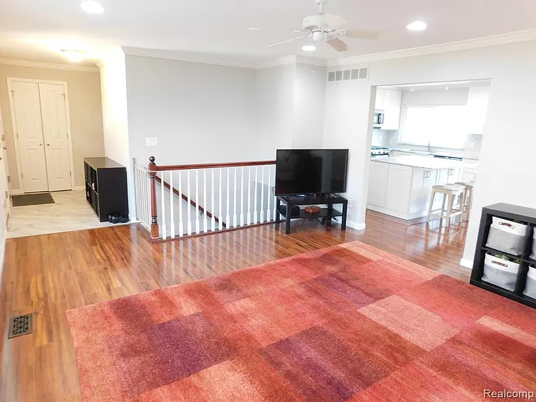 2759 Winter Dr — Photo 7