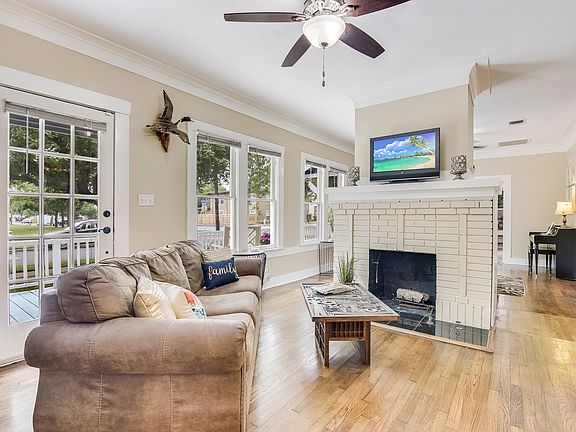 5th image of 503 E Huisache Ave