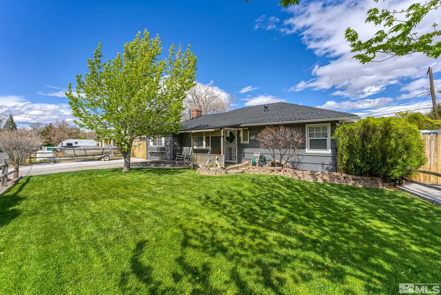 800 Ryan Ln photo 1