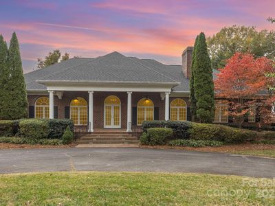 811 14th Ave NW, Hickory, NC, 28601