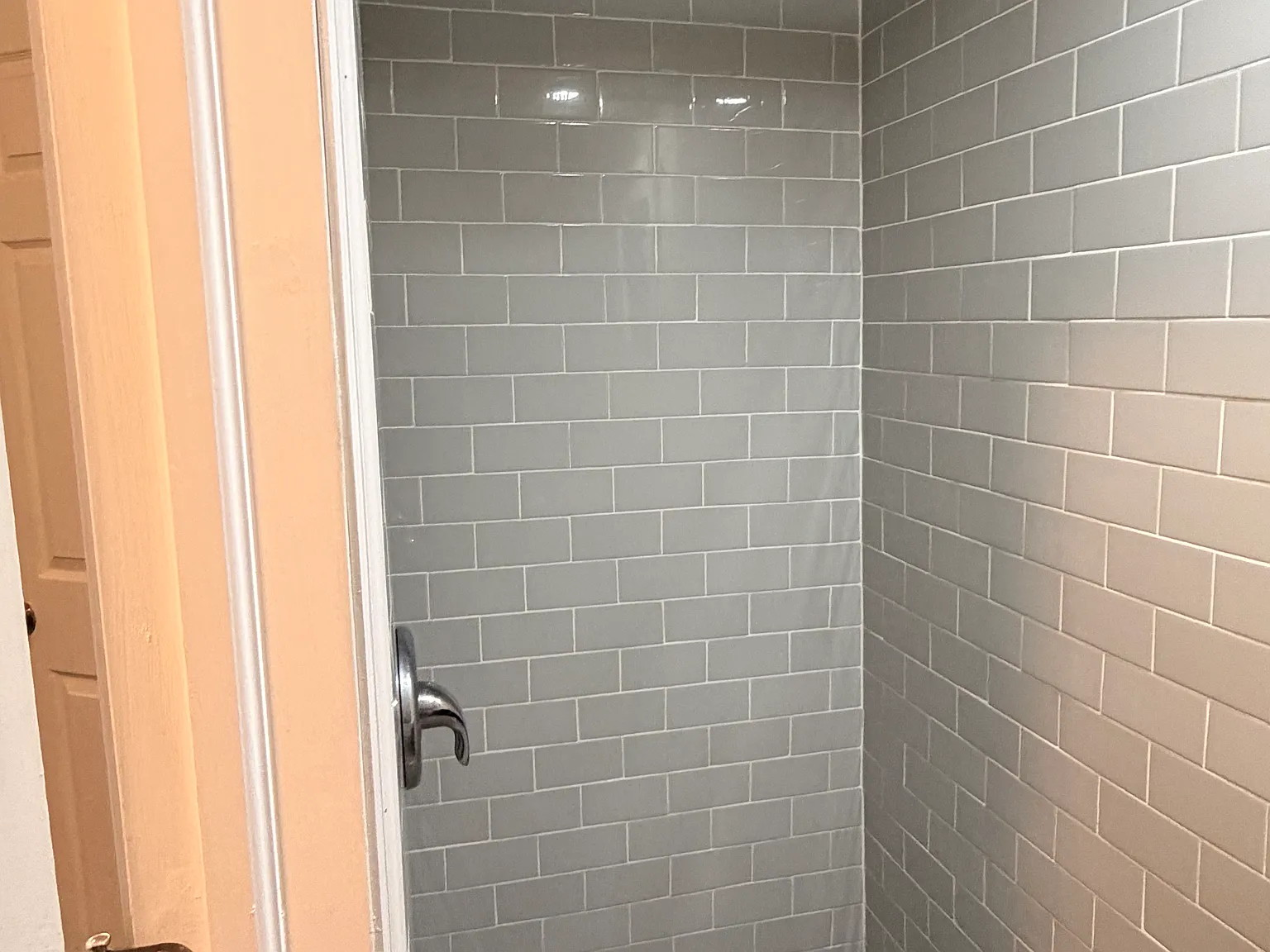 Studio, 400 sqft, $895 — Photo 4
