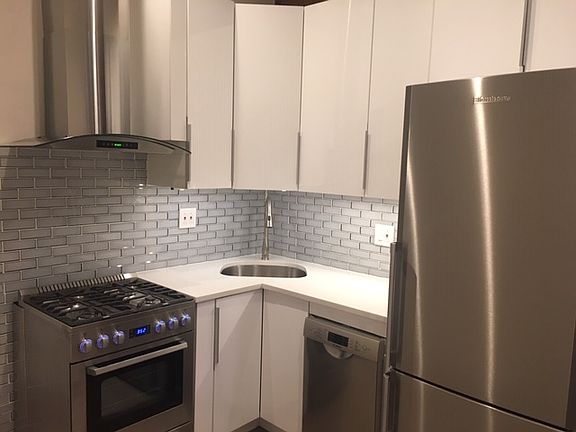 4th image of 583 Meeker Ave #1A