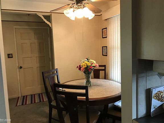 5th image of 21319 Sunnydale St