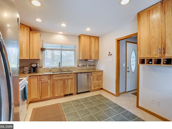 4th image of 4310 Goldenrod Ln N
