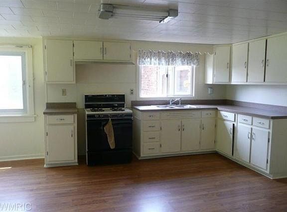 5th image of 70001 Beach Dr