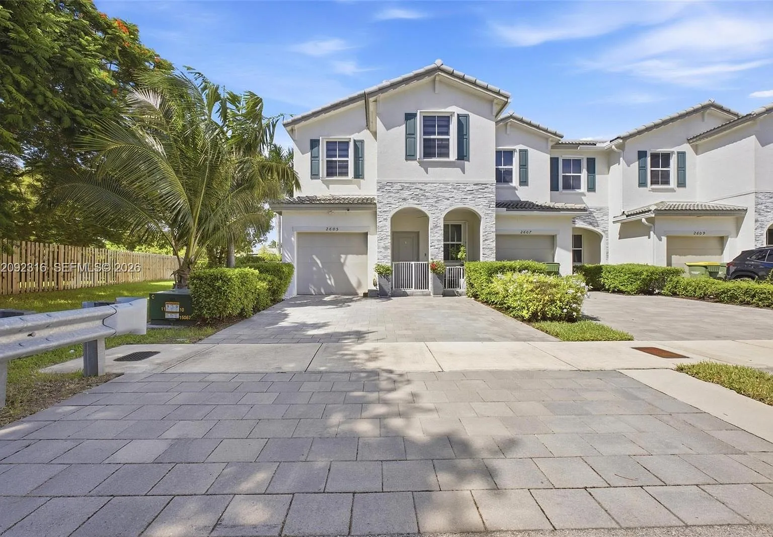 Keys Gate Residential — Photo 3