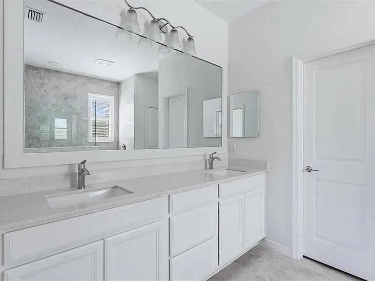8113 Sternway Rd — Photo 18