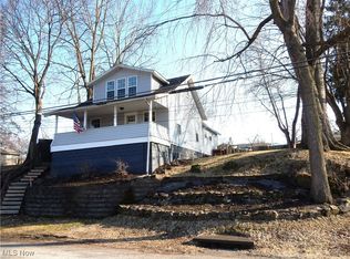 1294 Valley Ave, Barberton, OH 44203