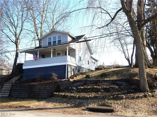 1294 Valley Ave, Barberton, OH 44203
