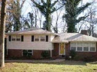 2401 Laurelwood Cres, Charlotte, NC 28214