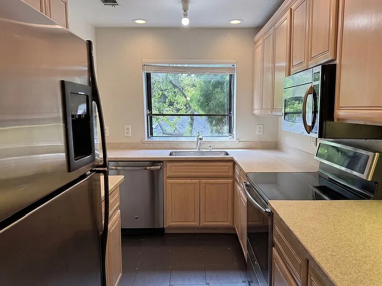 2600 Oak Rd #294 — Photo 9