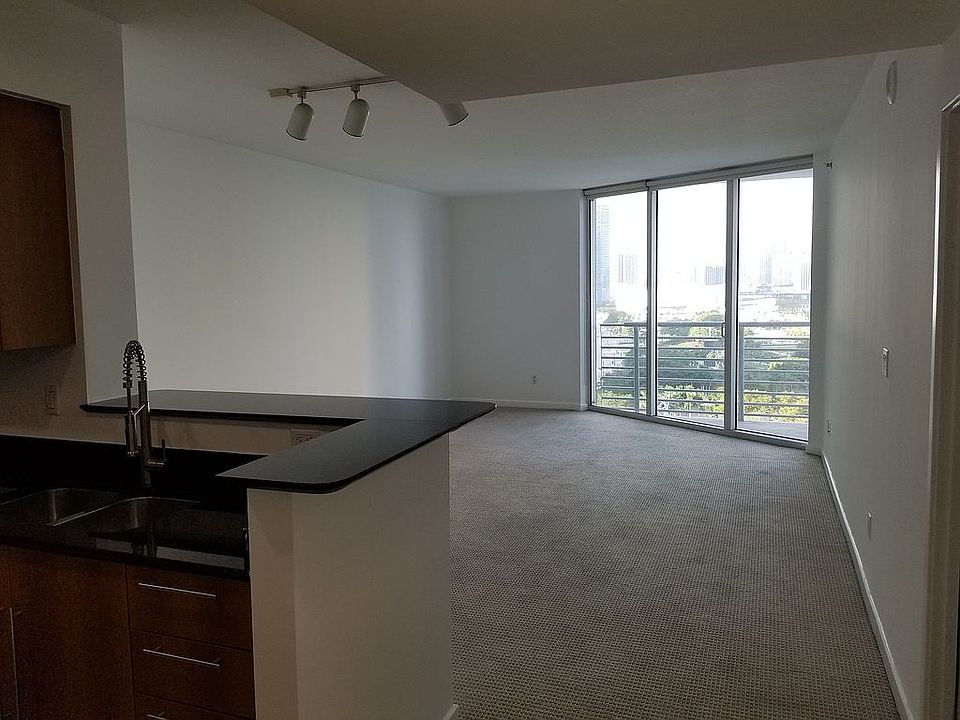 1st image of 325 Biscayne Blvd #2118